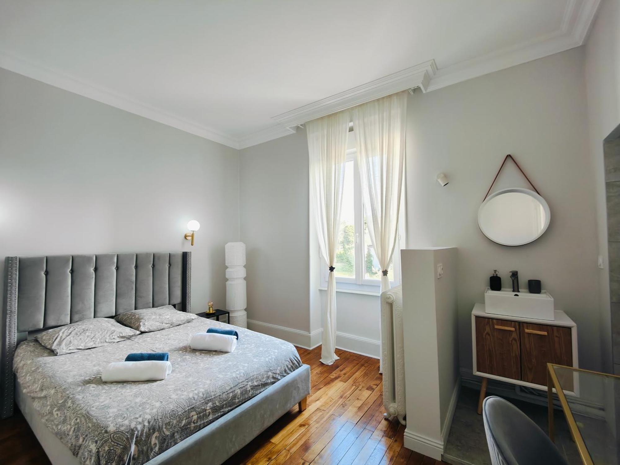 Self-Checkin Town House - Rooms To Rent In A Beautiful Modern Town House - Not A Hotel - Location De Chambres Avec Arrivee En Autonomie - Extra Fee For Sheets And Towels - Private Parking - Check Your Plateform Inbox And Follow Check-In Instructions Saint-Romain-en-Gal Exterior foto